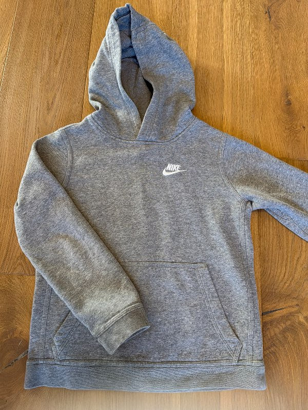 Nike grá hettupeysa