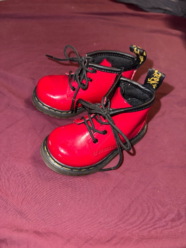dr.martens rauðir