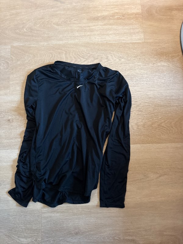 Svartur nike bolur