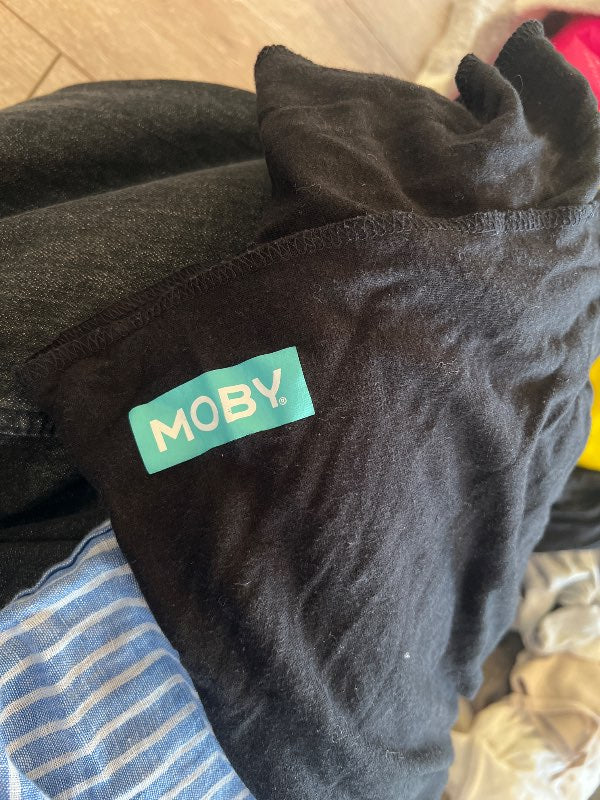 moby burðarsjal svart