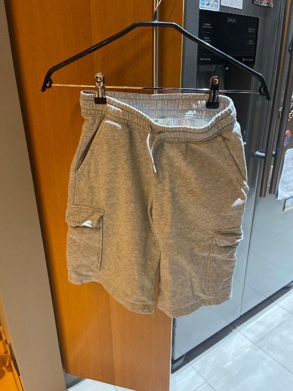 Gráar joggingstuttbuxur