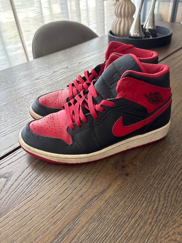 E: jordan skór