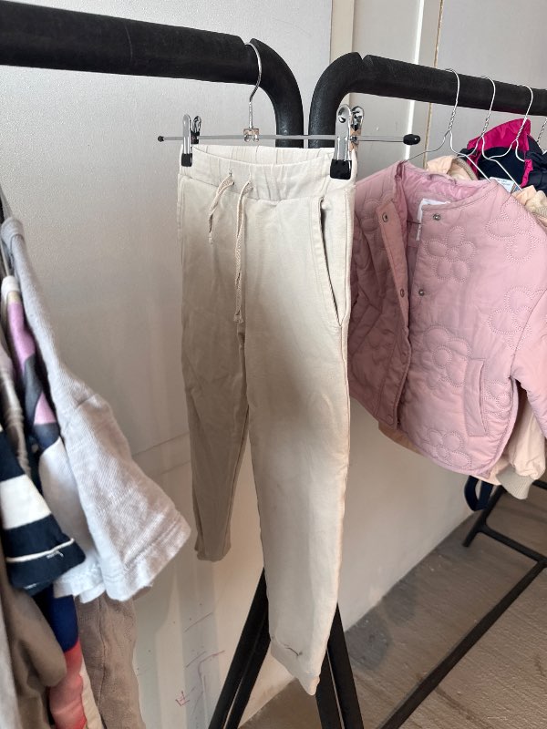 Beige buxur ATH litlir blettir