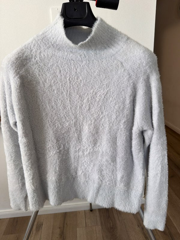 Sweater M
