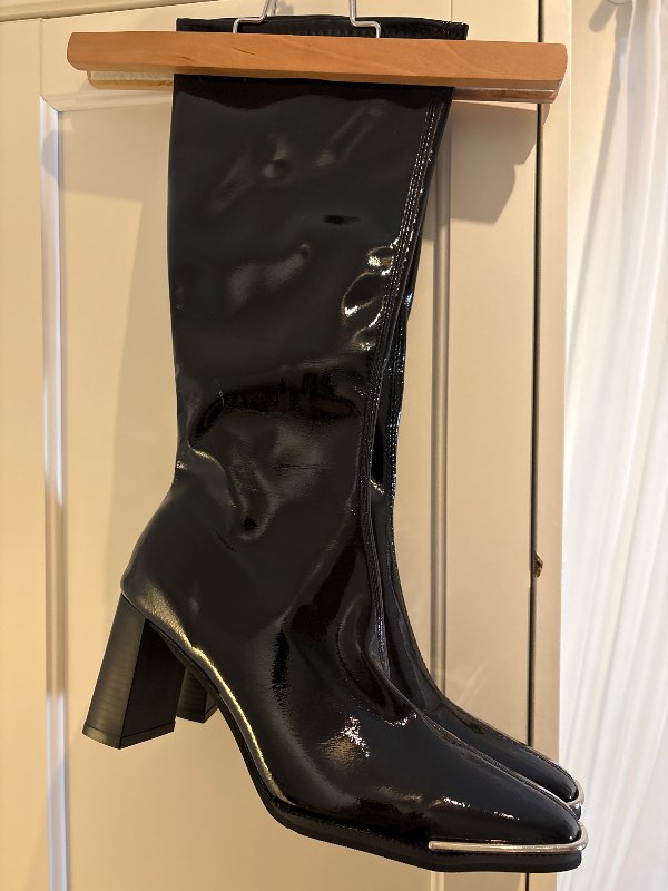 Svört há boots Uk