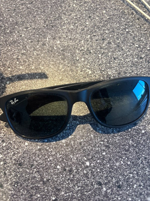RayBan |
