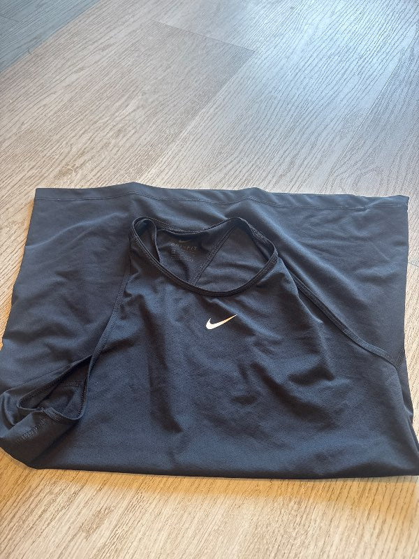 Nike svartur ræktarbolur
