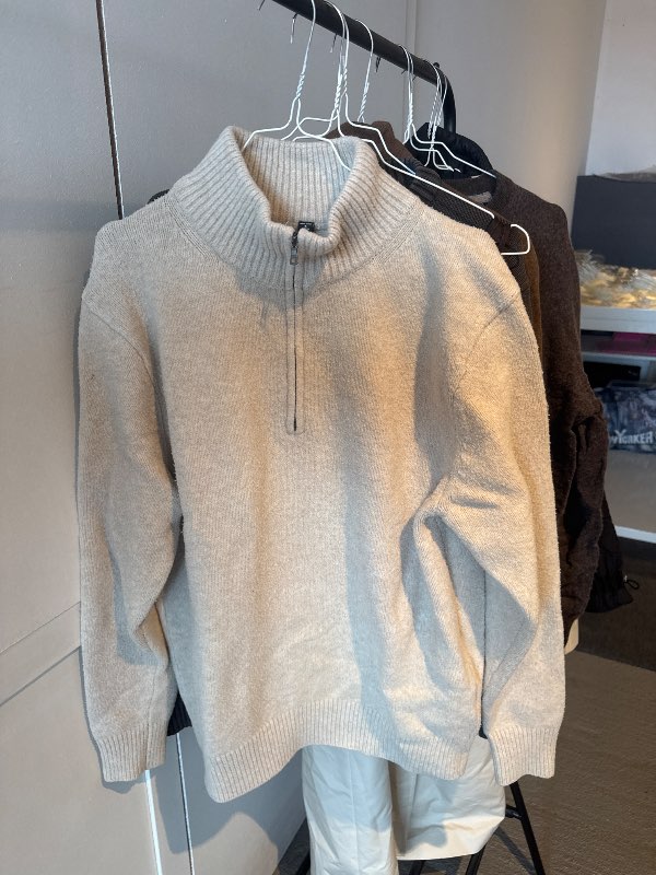 Uniqlo peysa