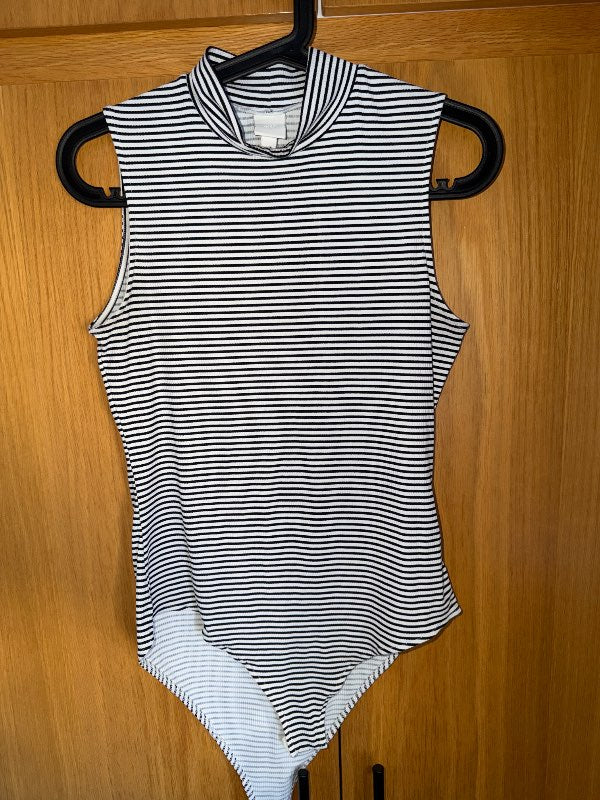H&M röndótt samfella
