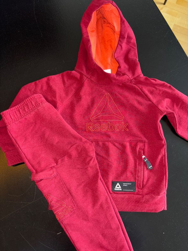 Sett, rautt Reebok