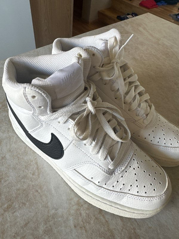 Nike hvítir strigaskór