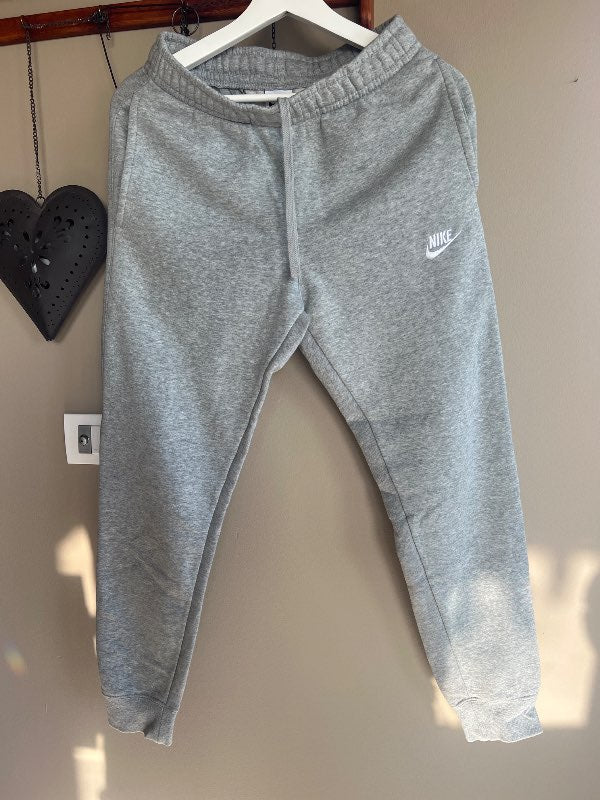 Nike buxur gráar