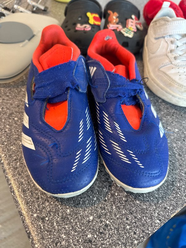 Adidas fótboltaskór