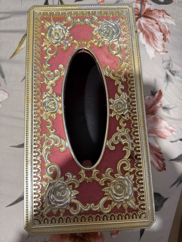 Kleenex holder