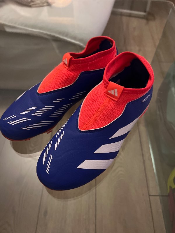 Adidas takkaskór