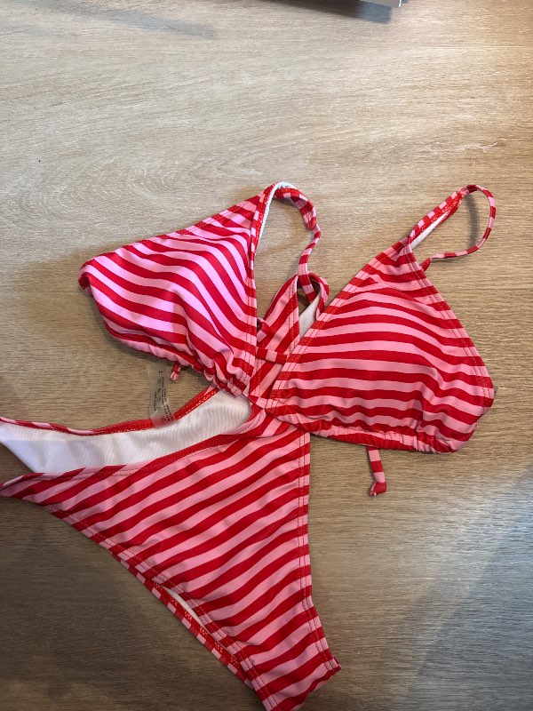 Röndótt bikiní