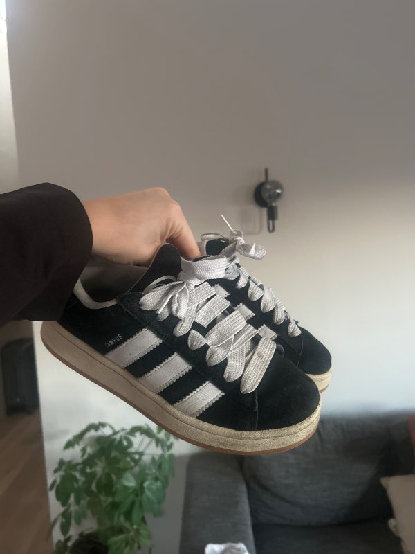 Svartir adidas campus 00