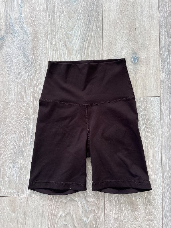 Brúnar biker shorts