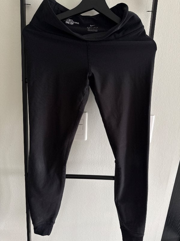 Nike dri fit legginsy
