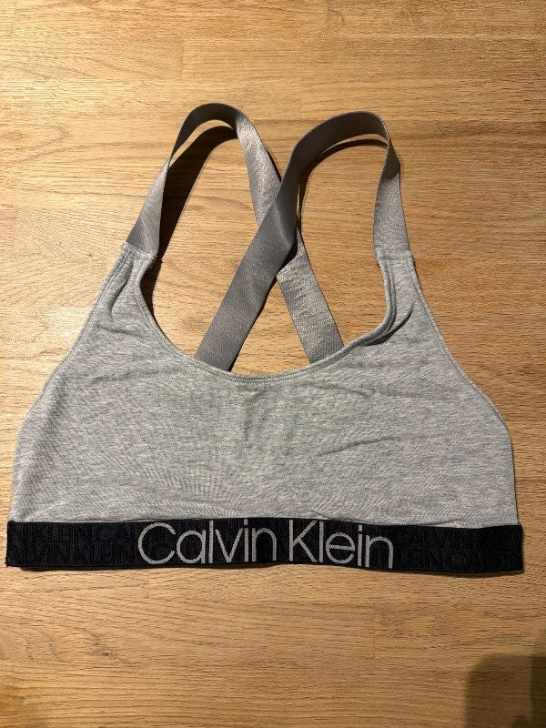 Toppur- Calvin Klein Grár