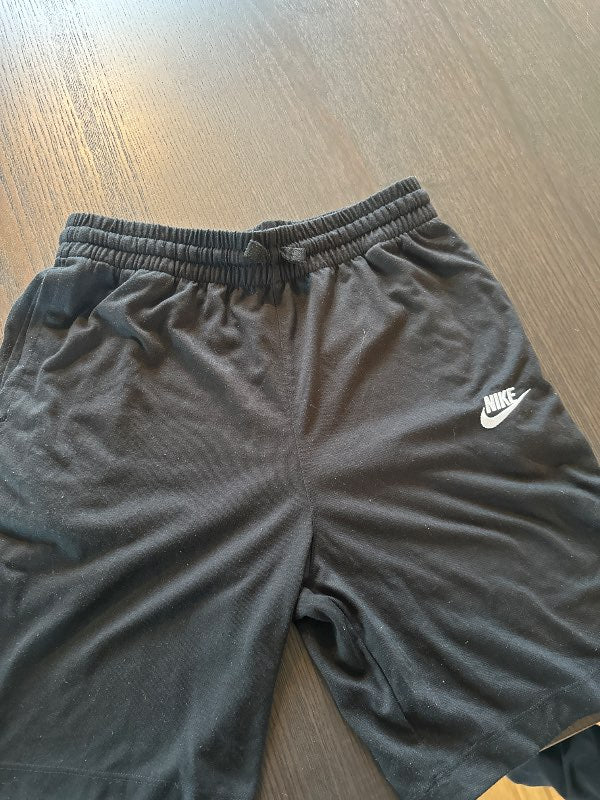 Nike stuttbuxur