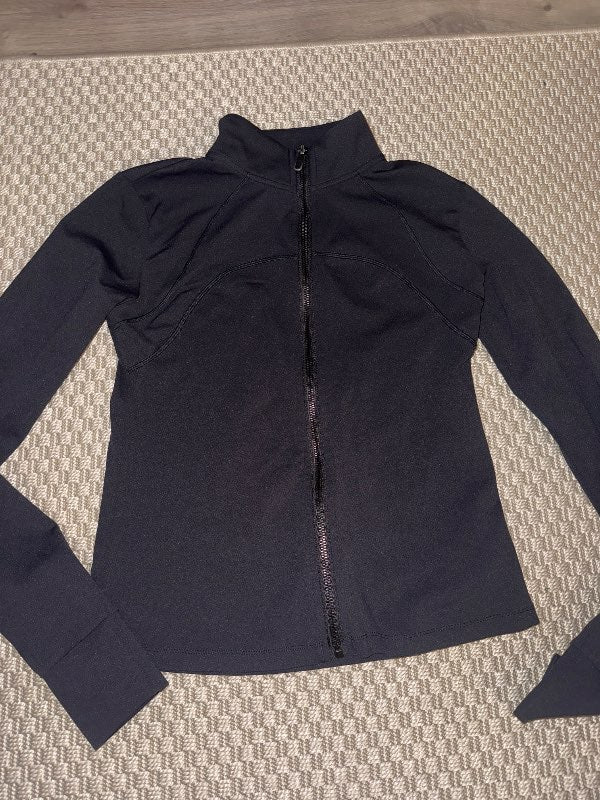 Svört Metta íþróttapeysa