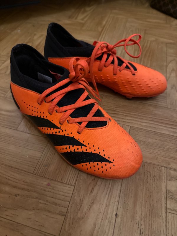 Addidas predator takkaskór