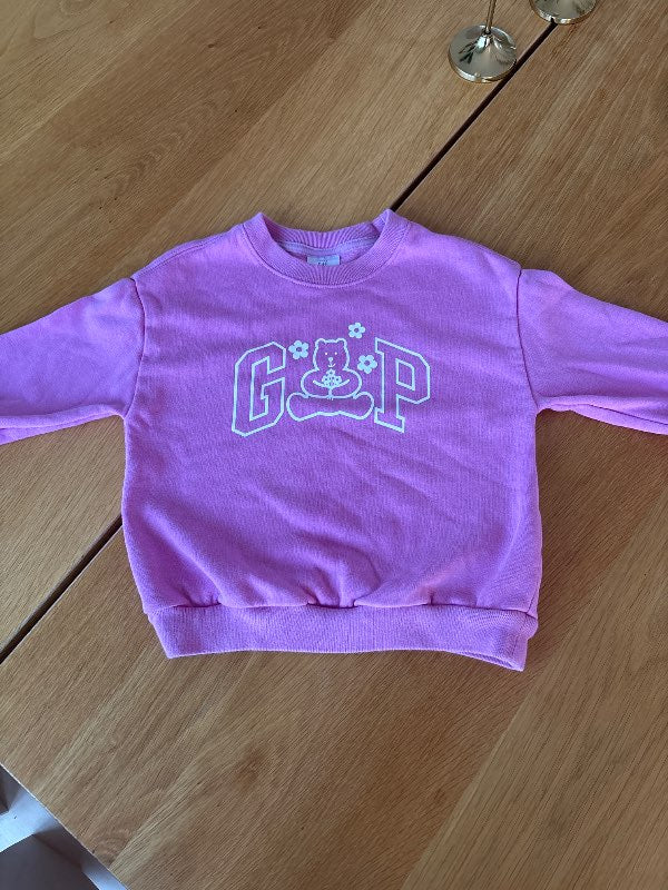 GAP peysa 4 ára