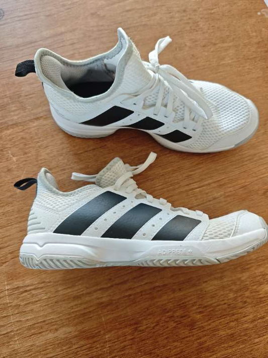 Adidas iþr skór