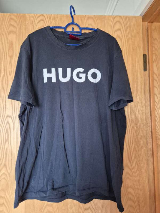 Hugo bolur blár