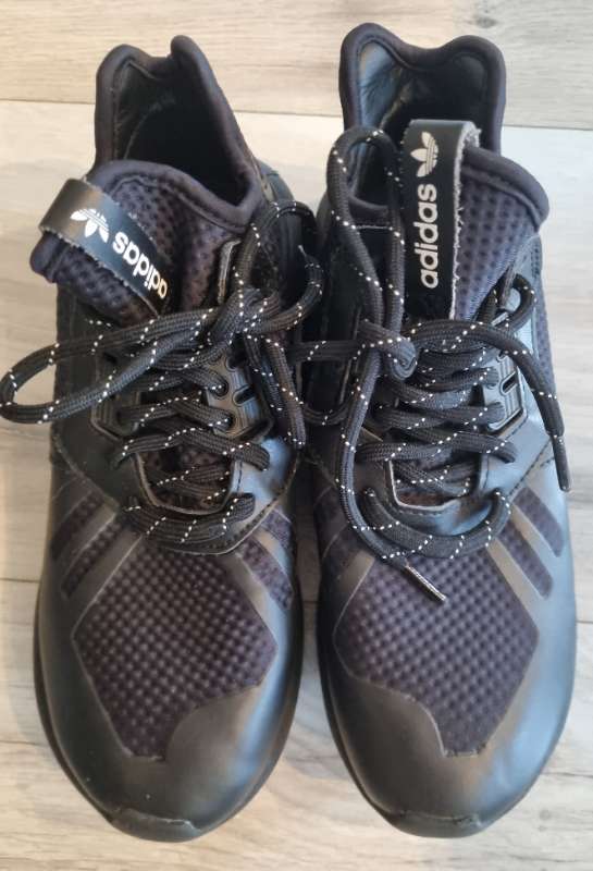 Adidas strigaskór