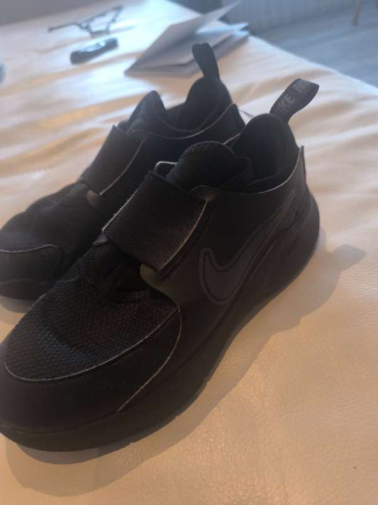 Nike flex runner st.36 5