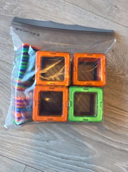 Polydron segulkubbar 57stk