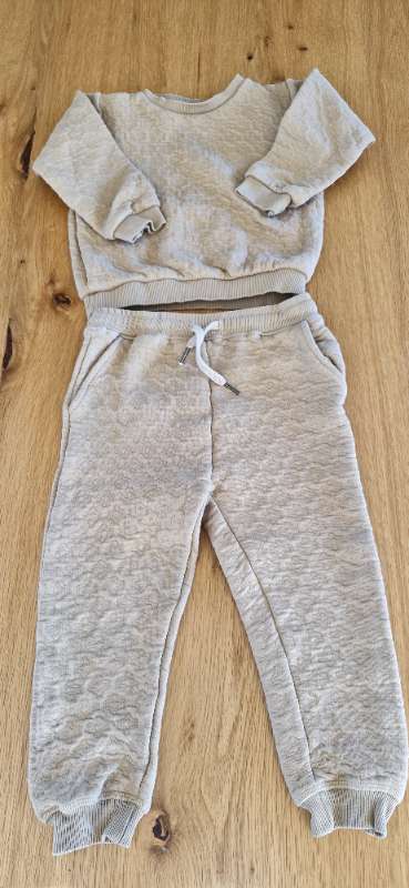 Brúnn jogging galli