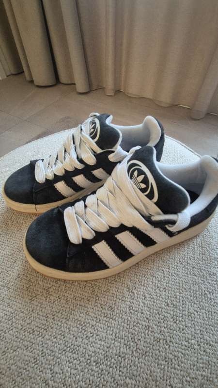 Adidas skór
