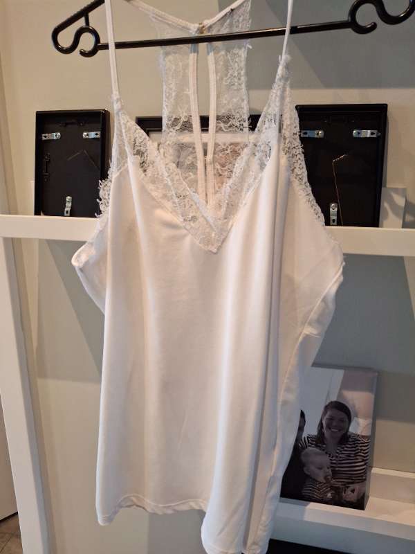 Blúndubolur hvítur