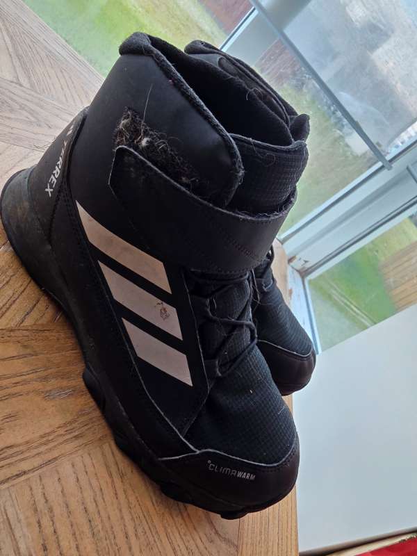 Adidas kuldaskór svartir 39 1/2