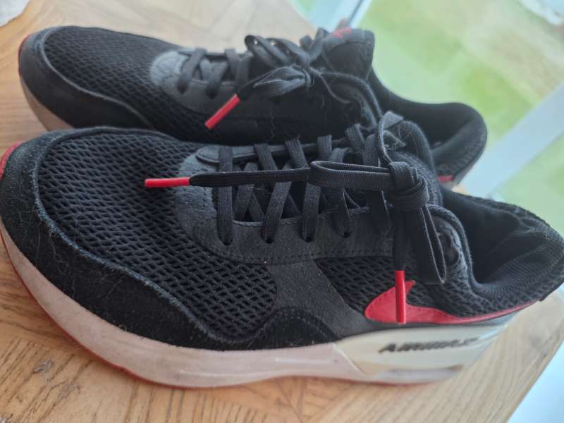 Nike airmax svartir og rauðir