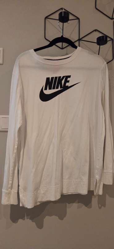 Nike hvít peysa