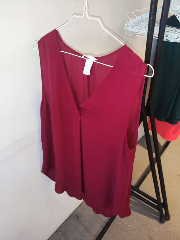 Vínrauð hlýra blússa H&M