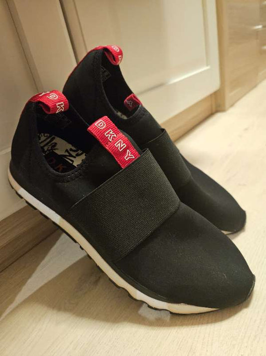 DKNY skór