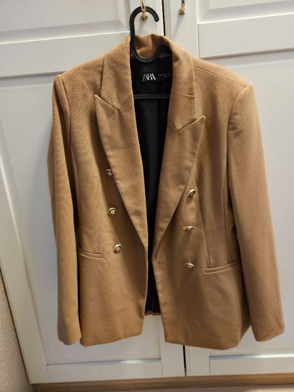 Zara beige blazer