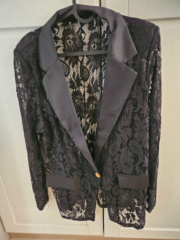 Blúndu blazer