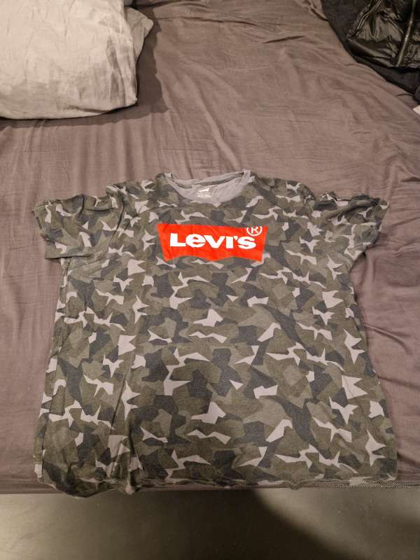LEVIS T SHIRT