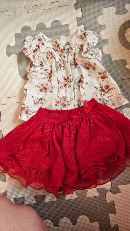 Red and white set