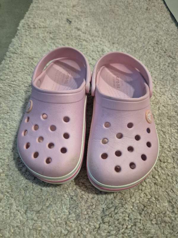 Bleikir Crocs
