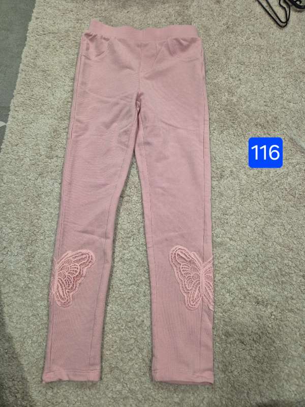 Bleikar leggingsbuxur með blúndufiðrildum