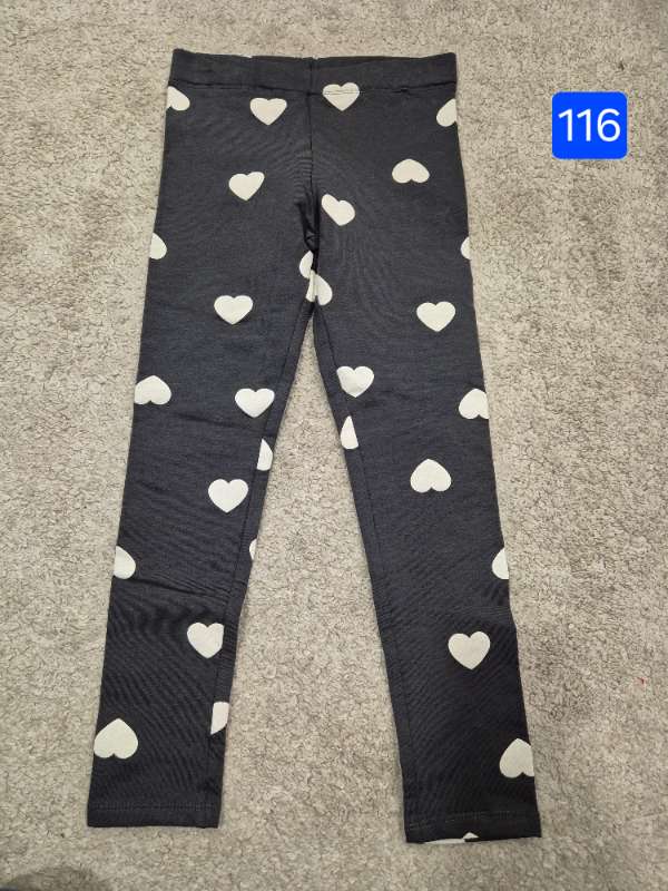 Gráar fóðraðar leggings með hjörtum