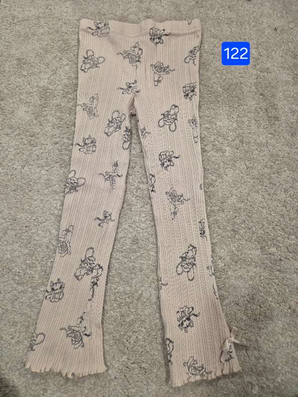 Kremlitaðar riflaðar leggings Stitch