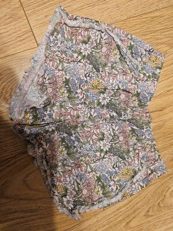 Flowery pants